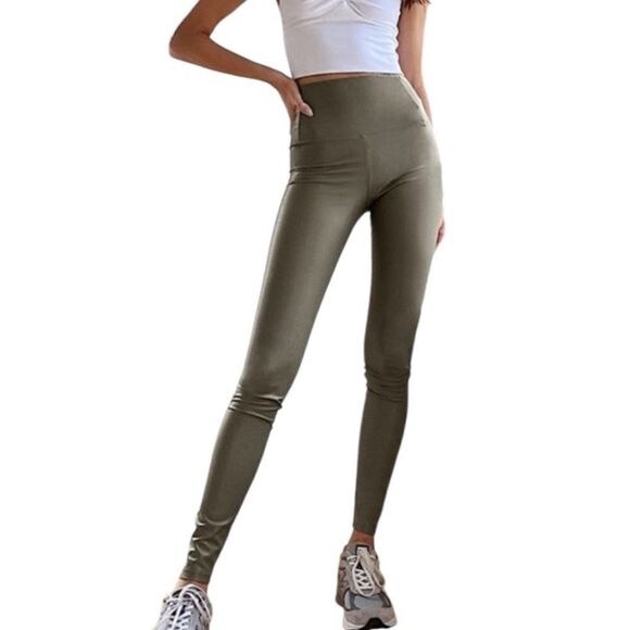 Aritzia Wilfred Free Daria Faux Vegan Leather Skinny Pants Size Medium 📦 - Picture 1 of 10